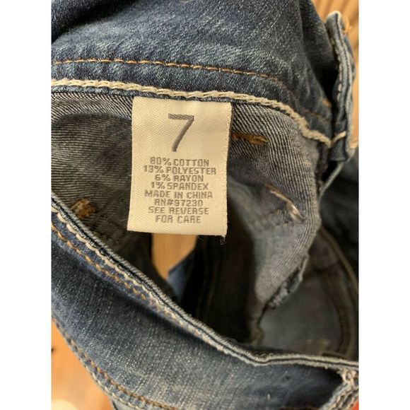 Almost Famous Premium Denim Shorts Low Rise Patch - Picture 8 of 8